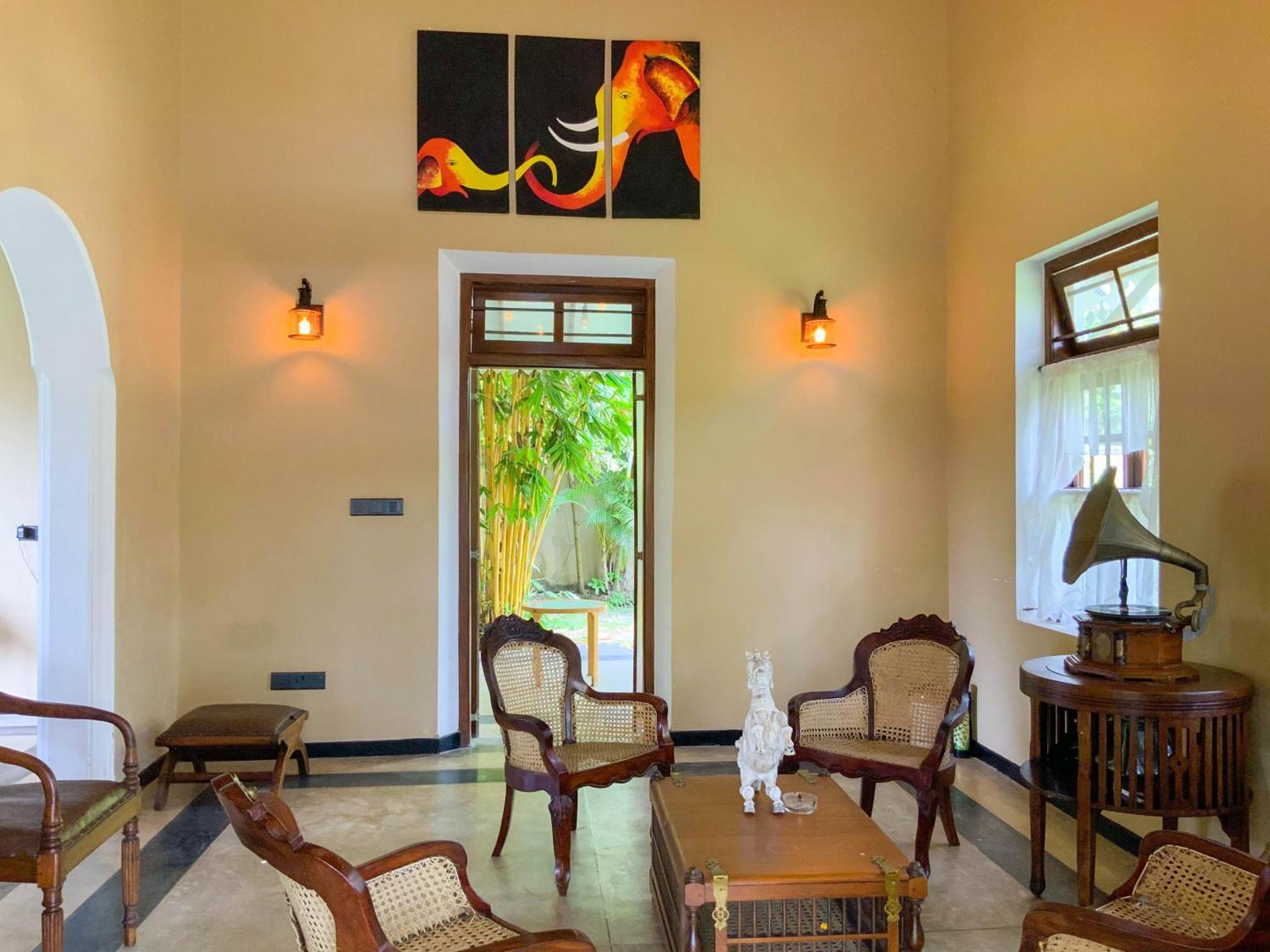 Headman House Antique Villa - A Seaside Royal Stay Ahangama Luaran gambar